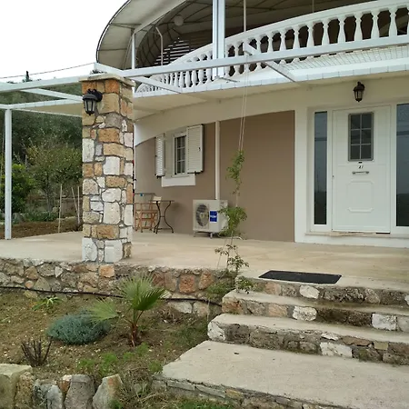 Oskars Studios & Apartments-2