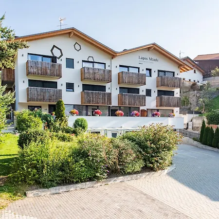 Lapis Monti Apartments & Suites-2