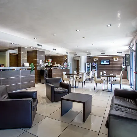 Matrix Hotel & Residence-3