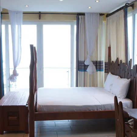 Cowrie Shell Beach Apartments Official-3