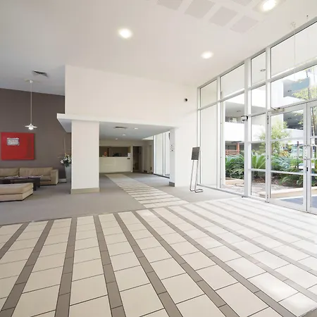 Oaks Brisbane Mews Suites-2