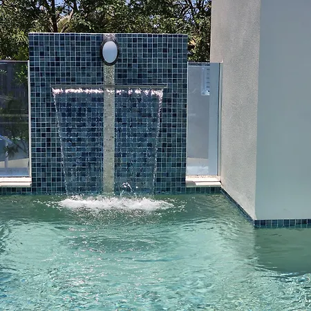 Koola Beach Apartments Bargara-2