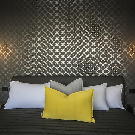Indulge Apartments - Cbd-2