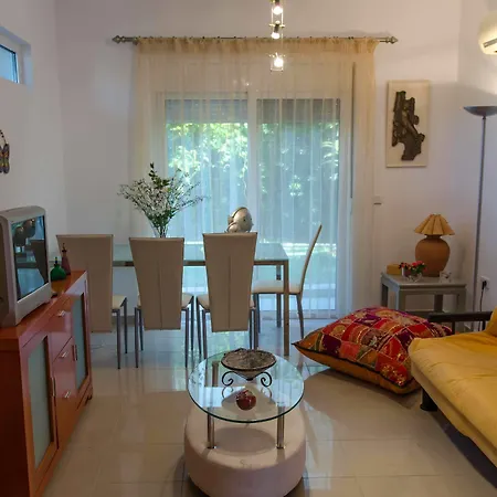 Goji Vegan Hotel-2
