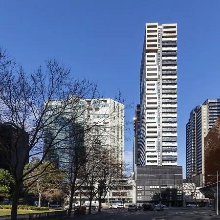 Oaks Melbourne Southbank Suites-2