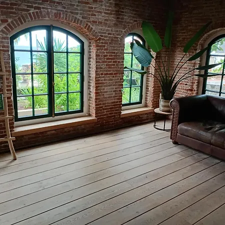 The Old Gin House-2