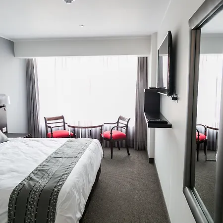 Apart Hotel Petit Palace Suites-3