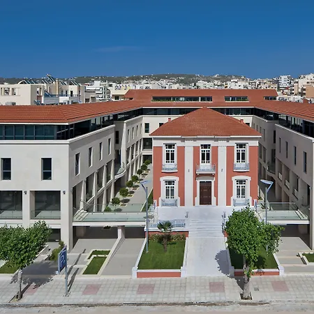Trianon Luxury Apartments & Suites-3