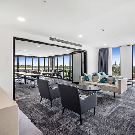 Essence Suites Taringa-2