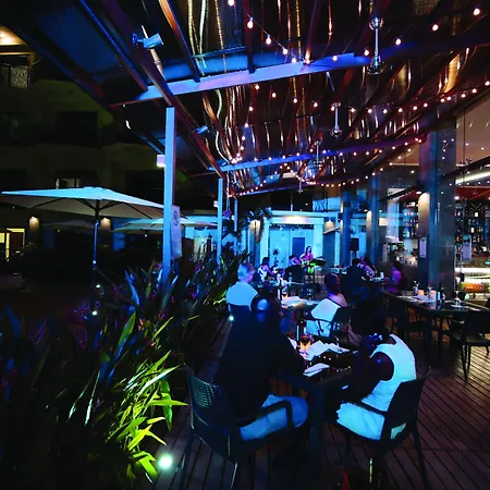 Pacific Suites Boutique Hotel And Bistro-3