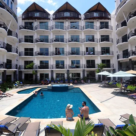 Pacific Suites Boutique Hotel And Bistro-2