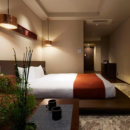 Minn Kanazawa-3