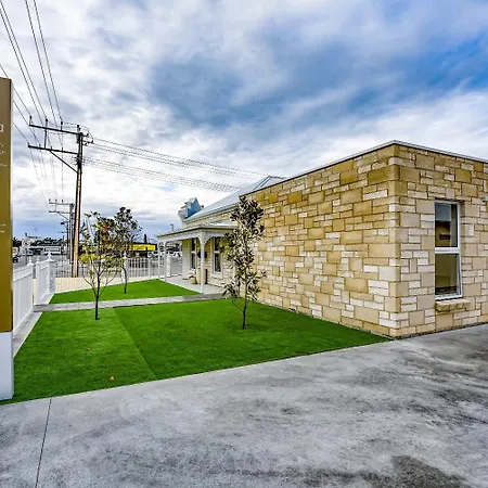 Aloha Central Luxury Accommodation-3