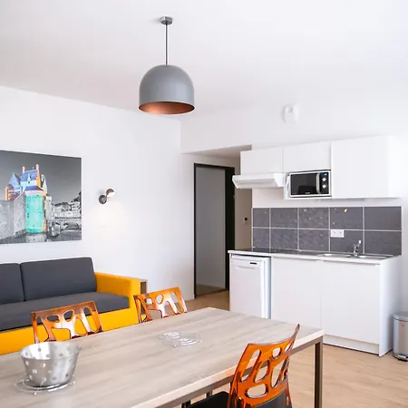 Appart-Hotel Mer&Golf City Ile de Nantes-2