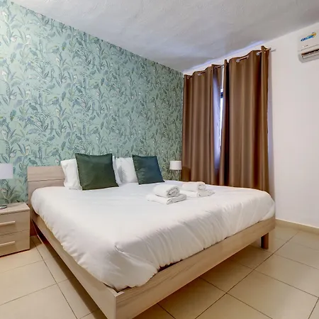 Sliema Tigne Suites-2
