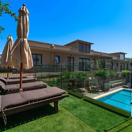 Mariette Rhodes Urban Suites (Adults Only)-3