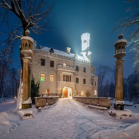 Zamek Karpniki Schloss Fischbach-2