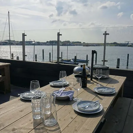 Dock Hotel Stellendam-2