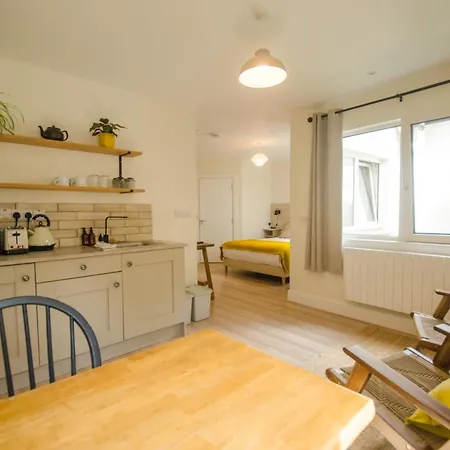 Rookery Lane Food And Lodging-2
