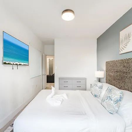 Praia Hotel Boutique & Apartments Miami Beach-3