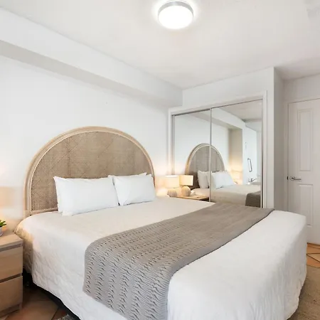 La Promenade Absolute Waterfront Apartments-2