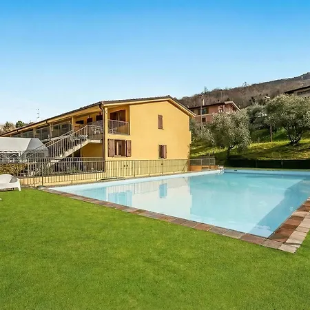 Residence La Perla With Shared Pool-3