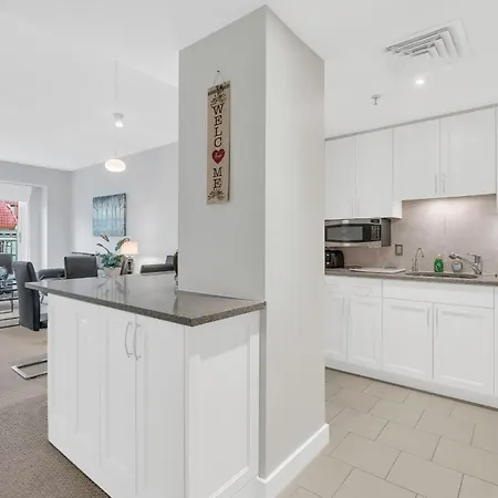 Heaven On Washington Fully Furnished Apartments-3