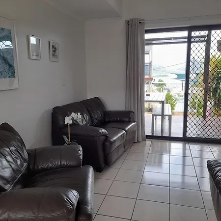 Airlie Apartments-2