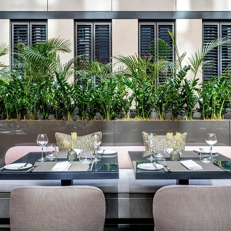 Grosvenor House Suites-3