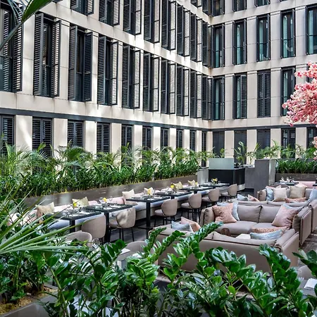 Grosvenor House Suites-2