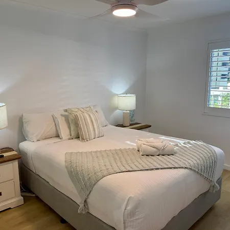 Burleigh Palms Holiday Apartments-3