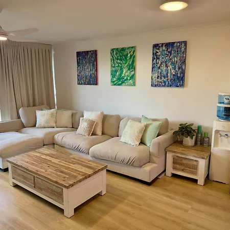 Burleigh Palms Holiday Apartments-2