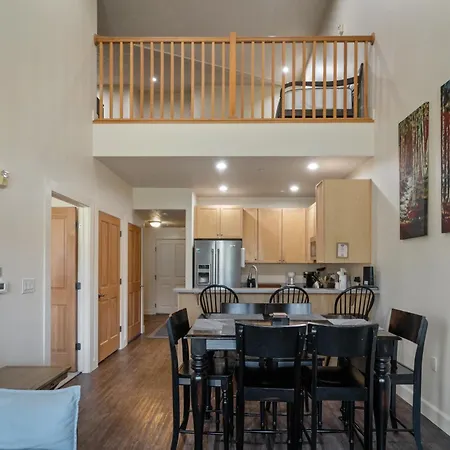 Crestview Condominiums By All Seasons Resort Lodging-3