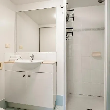 Kirra Palms Holiday Apartments-3