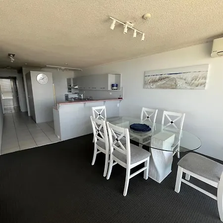 One The Esplanade Apartments On Surfers Paradise-3
