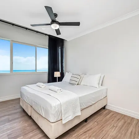 Mariners North Holiday Apartments-2