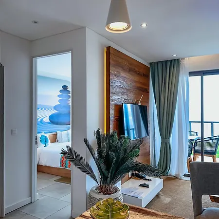 Aqua Boutique Hotel- Secluded Ocean View Suites & Infinity Pool-2