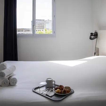 Teneo Apparthotel Bordeaux - Gare Saint Jean-2