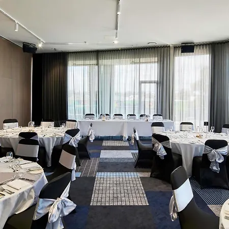 Novotel Melbourne Preston-3