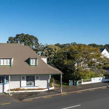 Hananui Lodge And Apartments-2