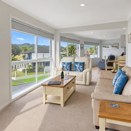Waterfront Apartments Whitianga-3
