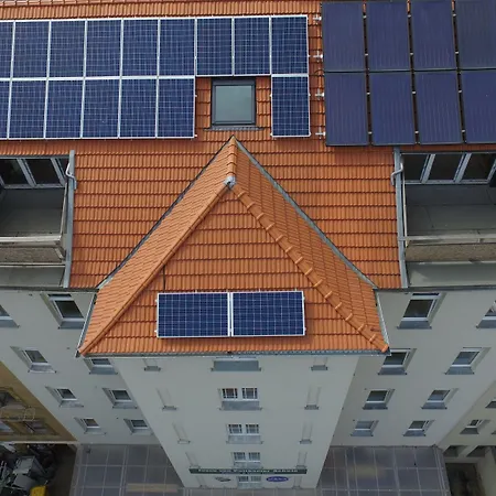 Space Hotel im Campus der JvP Schule-2