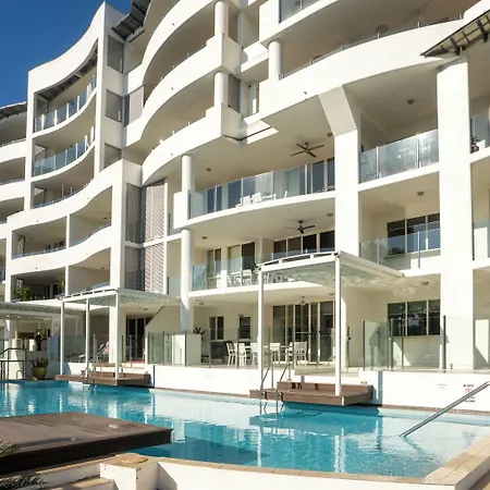 Waters Edge Apartment Cairns-3