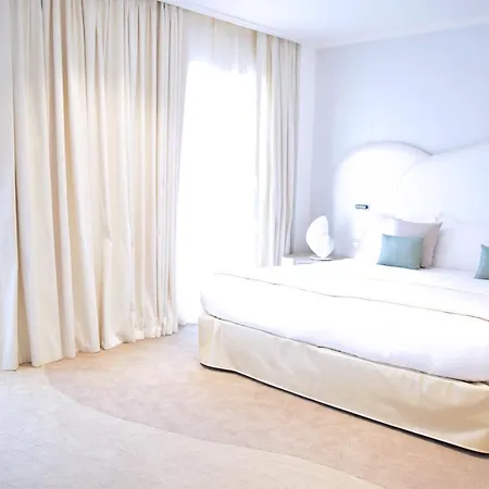 Hotel Suites La Cigale-3