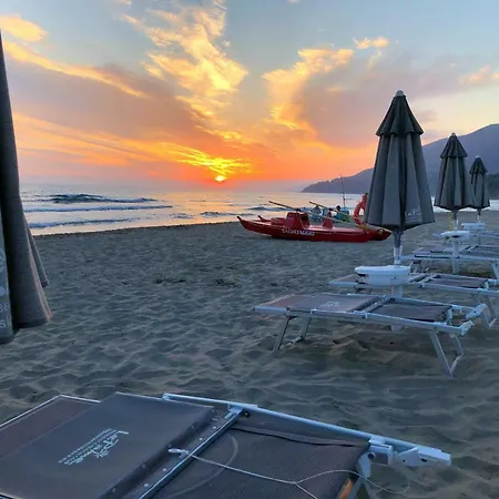 Residence Le Palme - Appartamenti sul mare - Spiaggia tra Palinuro e Caprioli-3