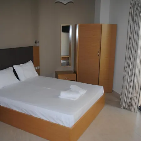 Niriides Studios And Apartments-2