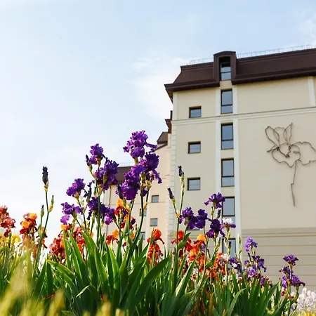 Apartament Hotel By Derenivska Kupil-3