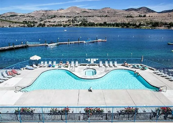 Chelan Resort Waterfront Townhouse