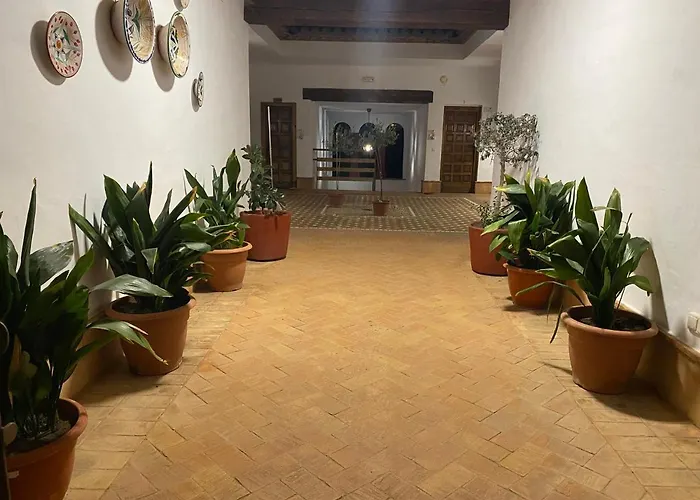 Apartamentos Turísticos - Hostal Los Alisos Aliseda