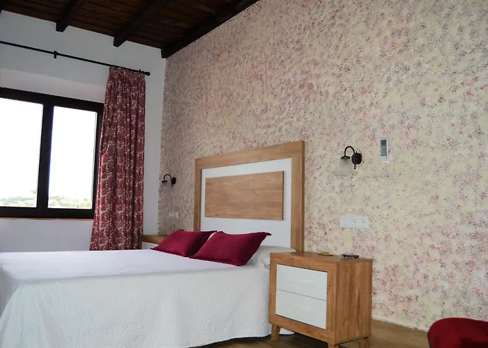 Apartamentos Turisticos - Hostal Los Alisos Aliseda